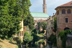 Basilica-dal-ponte-Eretenio