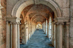 Basilica-scalone-interno